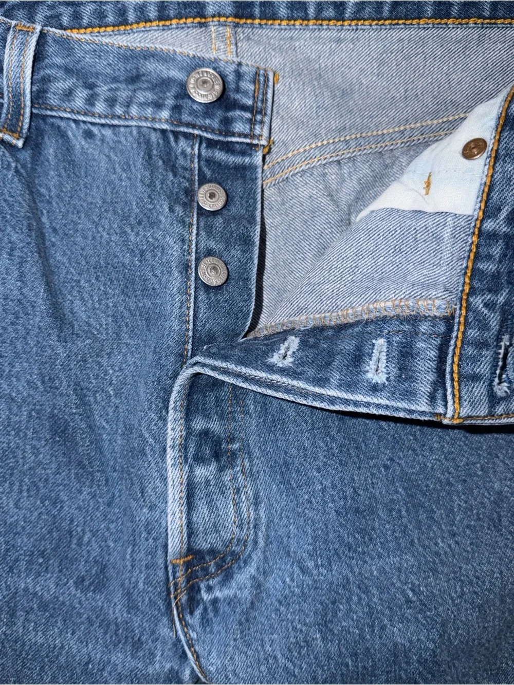 VTG 501 1997 Levi's Men's Medium Blue Relaxed Denim Jeans